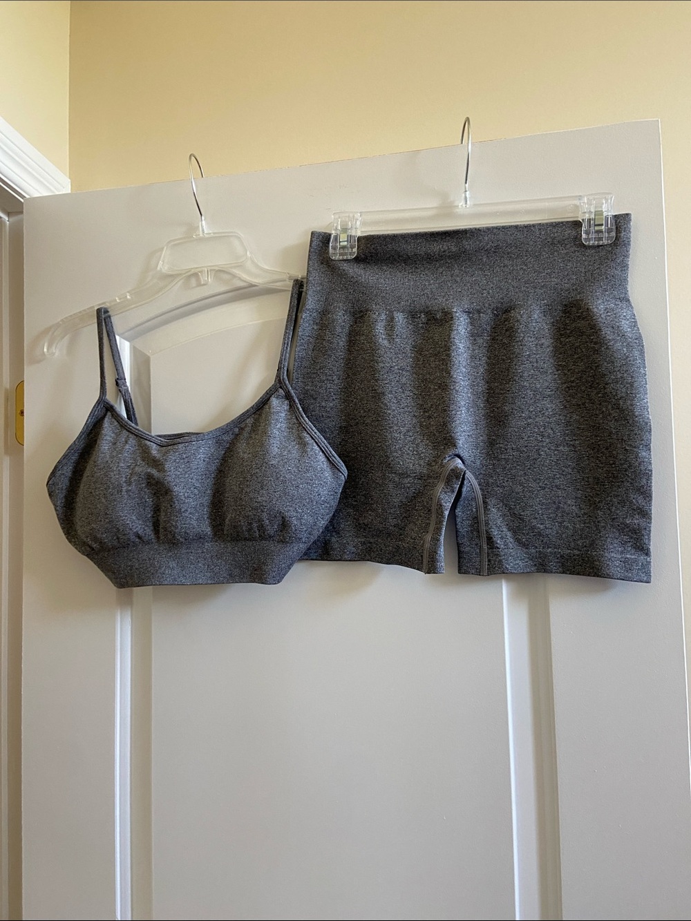 Gray Seamless Bralette and High-Waist Shorts Set size XL
